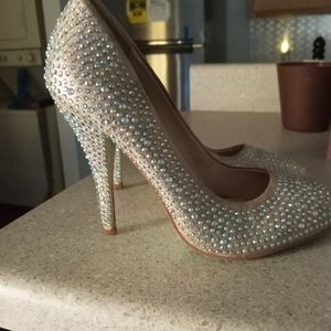 Classy rynstone shoes worn 1 time sz61/2